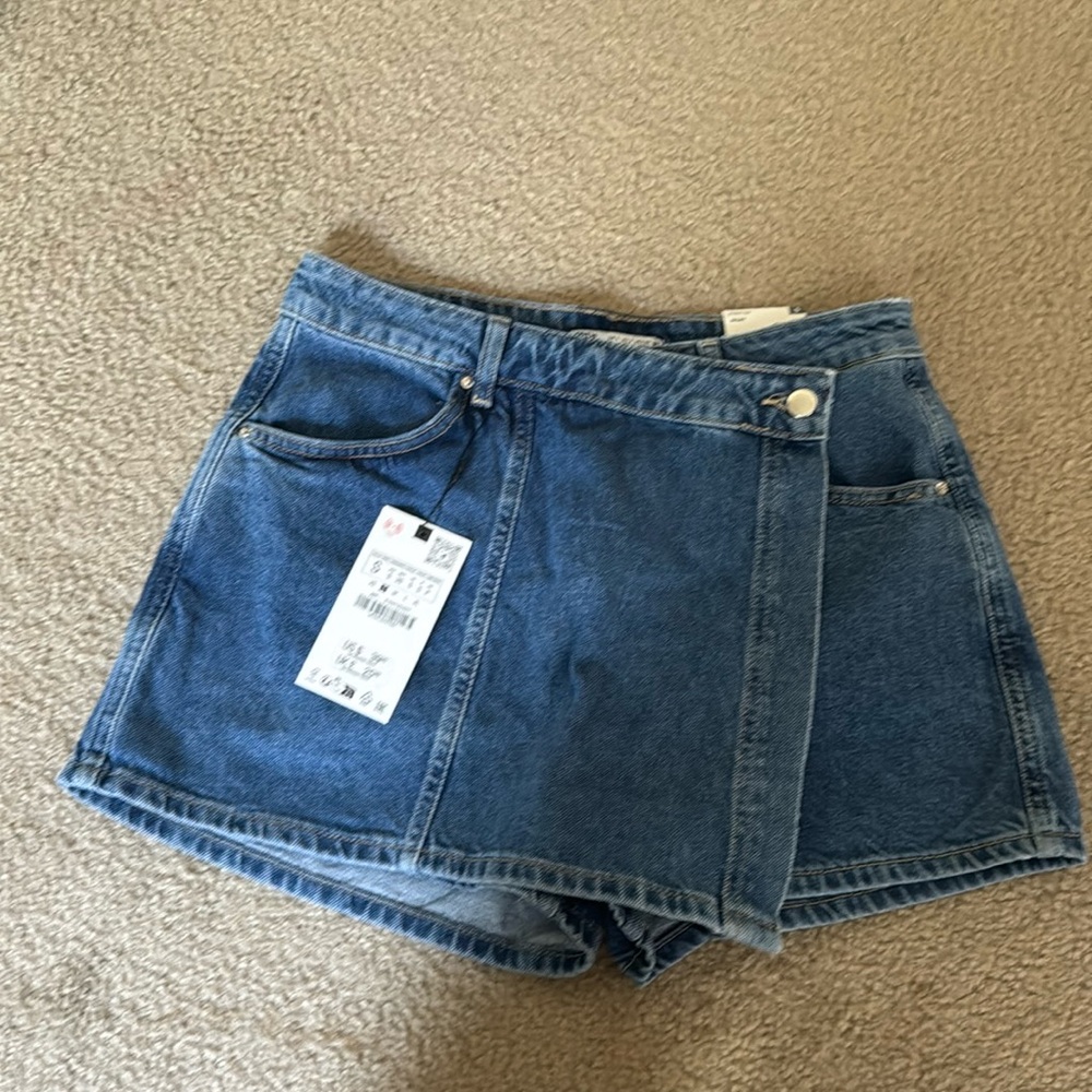 Zara Skort size small
